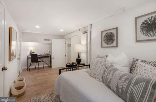 1847 47 Pl, Washington DC 20007-1910 exterior