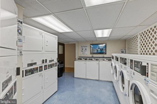 2201 L St, Washington DC  20037-1409 exterior