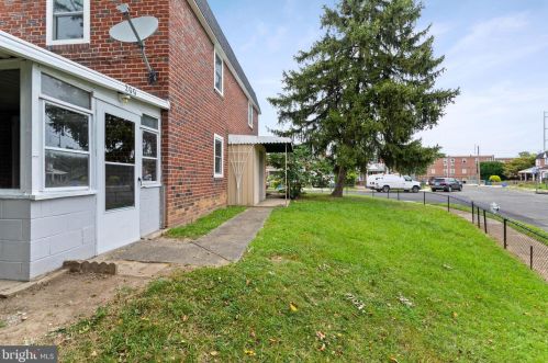 200 Londonderry Ln, Darby PA 19023-2323 exterior