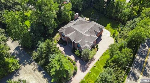 3 Pne Ter, Demarest NJ 07627-1214 exterior