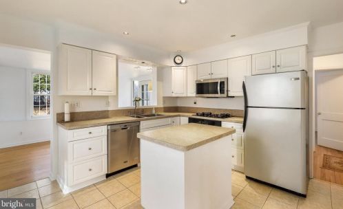 2 Birch Ave, Glen Burnie MD 21061-2013 exterior