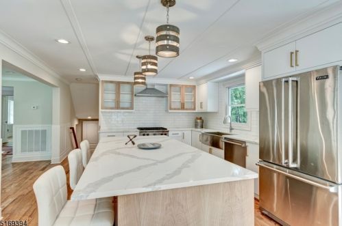 29 Hickory Pl, Livingston NJ  07039-3614 exterior