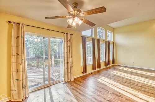 49865 Cranberry Creek Dr, Macomb Township MI  48042-4647 exterior