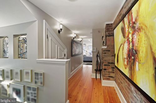 320 Patrick St, Alexandria VA  22314-2443 exterior