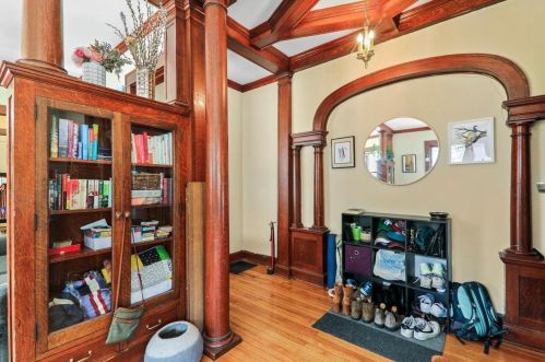 422 Baldwin St, Madison WI 53703-1746 exterior