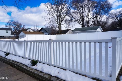 1001 Ardmore, Grand Rapids MI 49507-2710 exterior