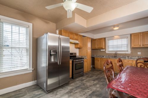 1112 Hickory St, Waukegan IL 60085-1937 exterior