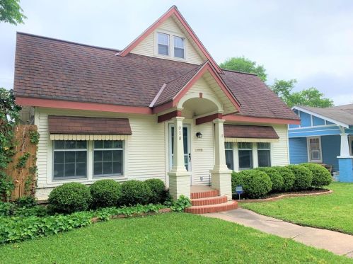 918 Chestnut St, Denison TX 75020-3205 exterior