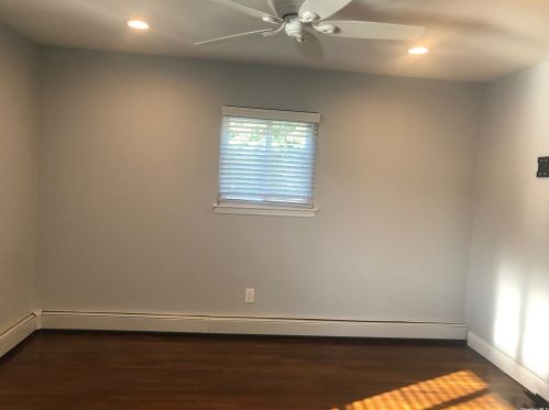 27 Marilyn Ct, Babylon NY  11704-7914 exterior