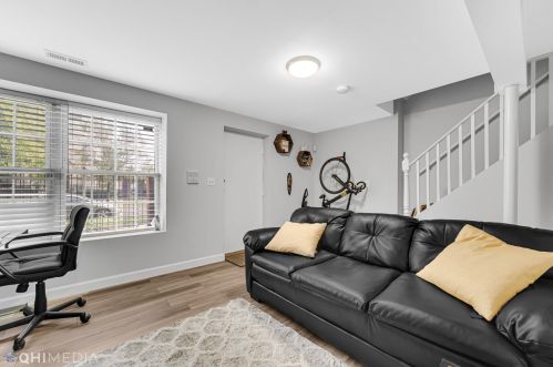 4658 Ellis Ave, Chicago IL  60653-3625 exterior