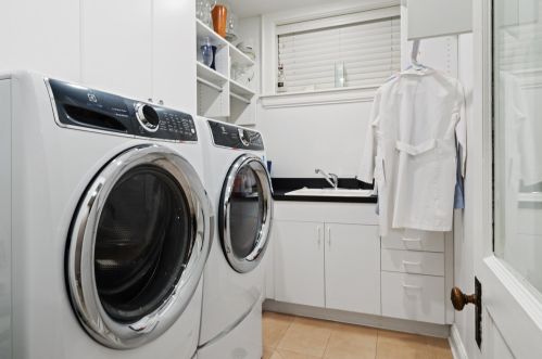 868 Lill Ave, Chicago IL 60614-2019 exterior