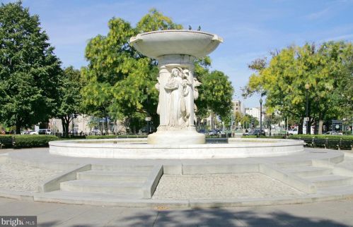 2144 Newport Pl, Washington DC 20037-3002 exterior