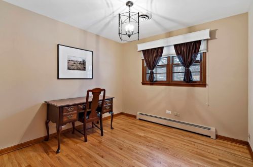 2421 Corona Rd, Waukegan IL 60087-4042 exterior