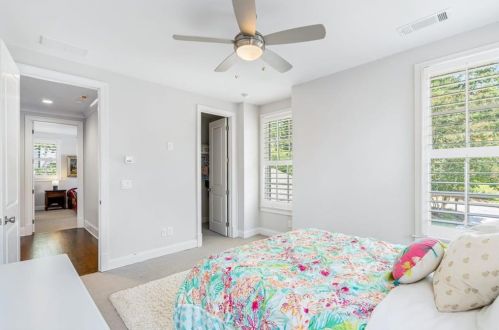 4698 Conway Dr, Atlanta GA 30327-3520 exterior