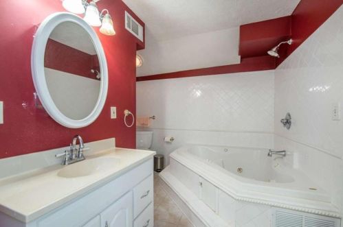 4197 English Oak Dr, Atlanta GA 30340-1316 exterior