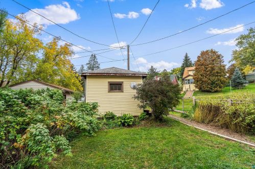 1205 7 Ave, Duluth MN 55805-2051 exterior