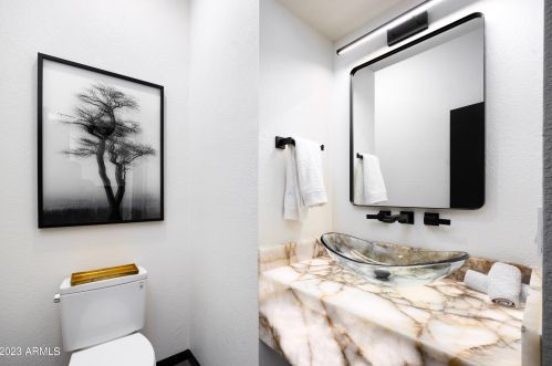 6264 31st Way, Phoenix AZ  85016-2327 exterior