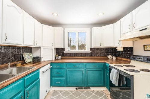 12 Chester Pkwy, Duluth MN 55805-1530 exterior