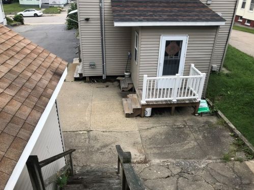 8 Lowell St, Worcester MA 01603-2607 exterior