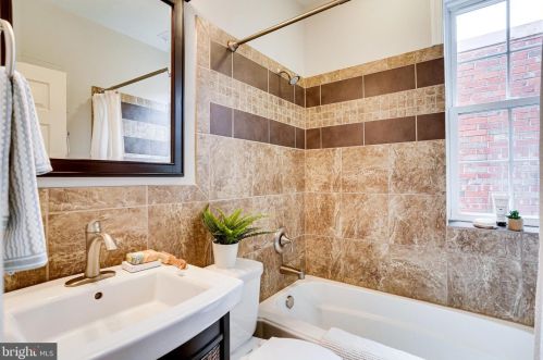 234 14th St, Washington DC  20003-2367 exterior