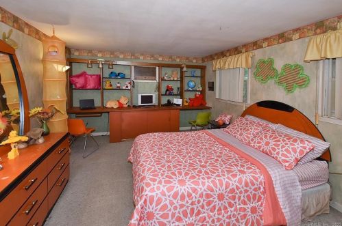 44 Marjorie Ln, Vernon CT 06066-4007 exterior