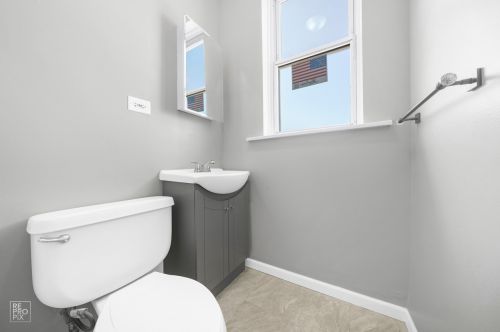 4039 Van Buren St, Chicago IL 60624-2747 exterior