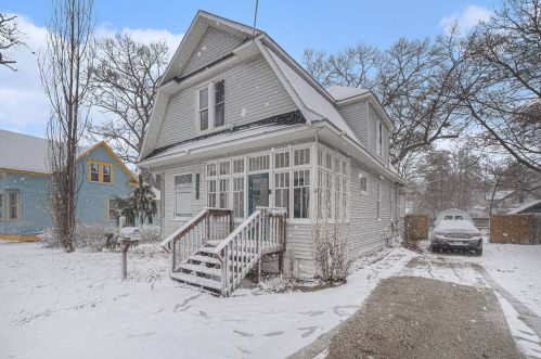 604 Apple Ave, Meskegon MI  49442-3646 exterior