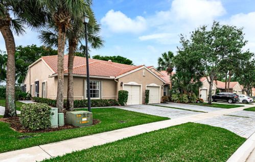 8612 Logia Cir, Boynton Beach FL 33472-7126 exterior