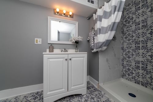 9132 Saginaw Ave, Chicago IL  60617-4150 exterior