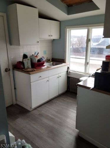 106 Rollinson St, Town Center NJ 07052-4601 exterior