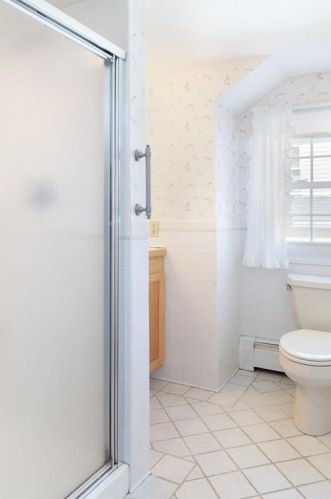 65 Phelps Rd, Middletown RI 02842-5448 exterior