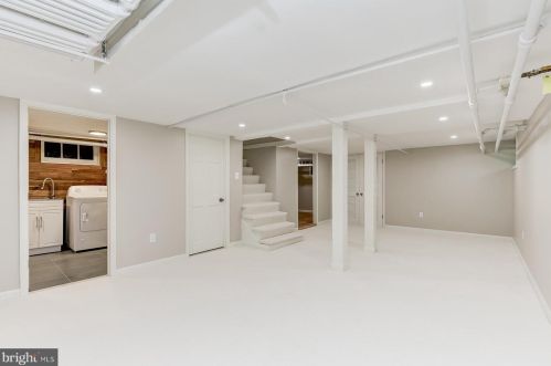 3912 Blackthorn St, Bethesda MD 20815-5056 exterior