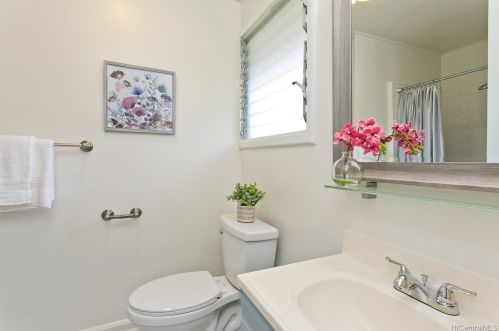 5622 Kawaikui St, Honolulu HI 96821-2021 exterior