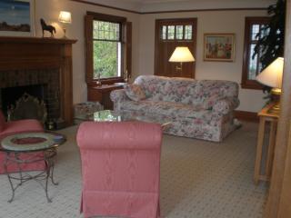 2519 20th Ave, Seattle WA  98112-2205 exterior