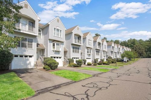 54 Castlegate Dr, Springfield, MA 01129-1296