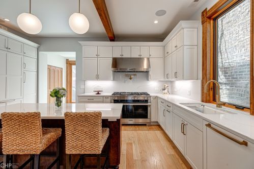 2143 Thomas St, Chicago IL 60651-3248 exterior