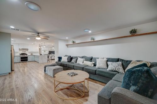 7814 11th Ave, Phoenix AZ  85021-7113 exterior