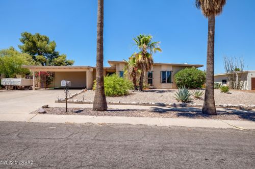8921 7th St, Tucson, AZ 85710-3072