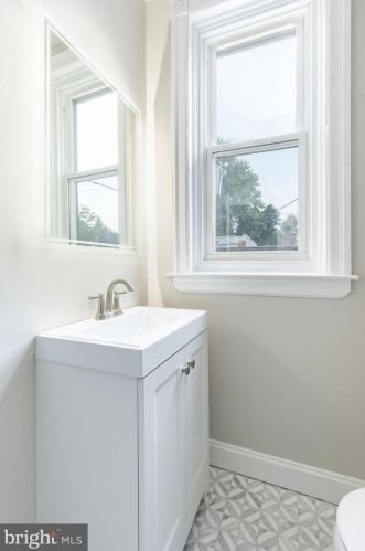 5132 12 St, Philadelphia PA 19123-1103 exterior