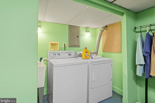 742 Johnston St, Philadelphia PA 19148-4943 exterior