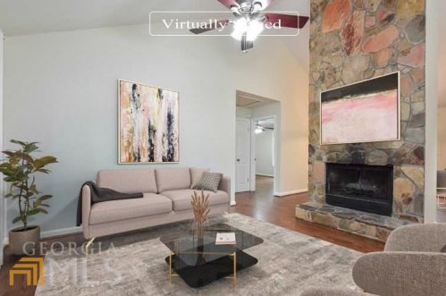 4430 Kim St, Lithonia, GA 30039-6618