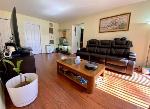 51 Boulder Dr, Edison, NJ 08817-3787