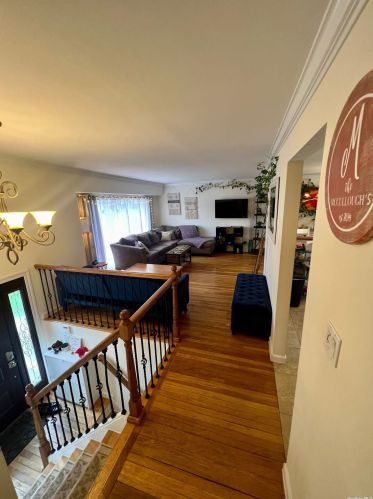 123 Hayrick Ln, Commack NY  11725-1520 exterior