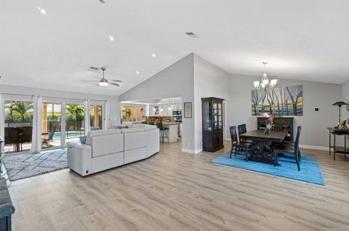 17335 Lake Park Rd, Boca Raton FL 33487-1166 exterior