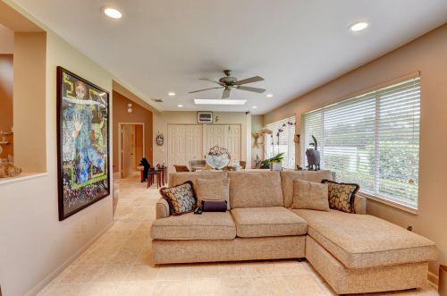 82 Hampshire Ln, Boynton Beach FL 33436-7414 exterior