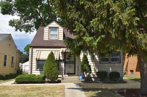 4237 60th St, Milwaukee, WI 53220-3128