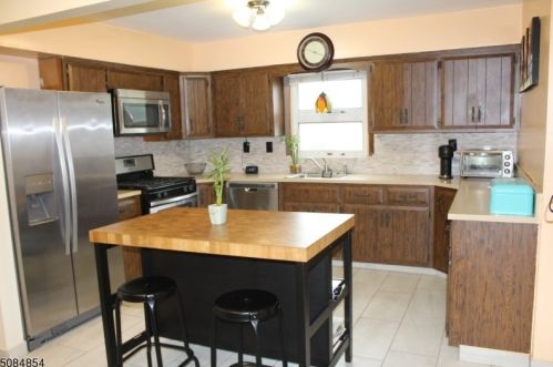 241 Maitland Ave, Paterson, NJ 07502-1647