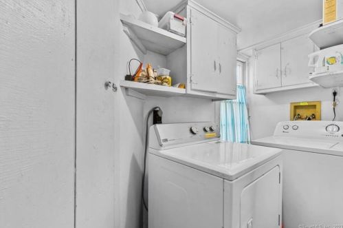 22 Homewood Ave, North Haven CT 06473-2919 exterior