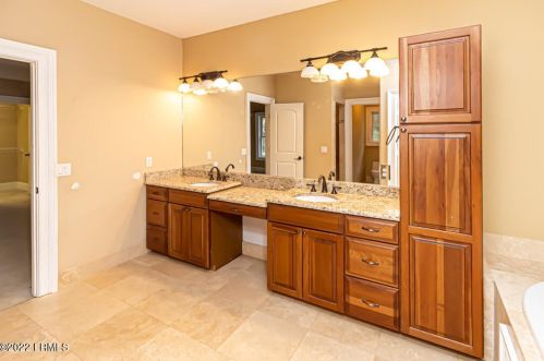 53 Confederate Ave, Bluffton SC 29910-7229 exterior