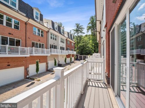 10346 Grosvenor Pl, Rockville MD 20852 exterior